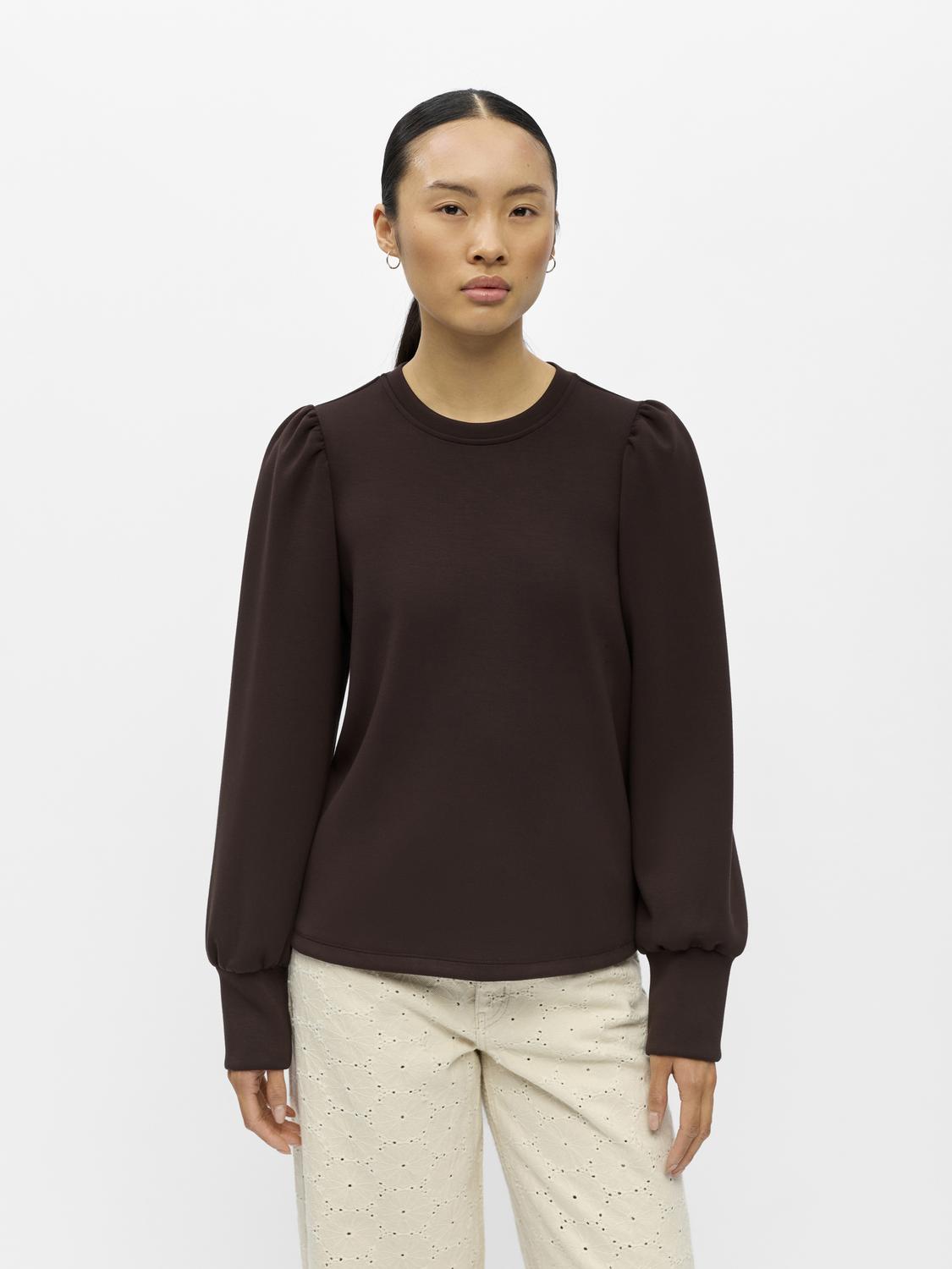 model_shot-front